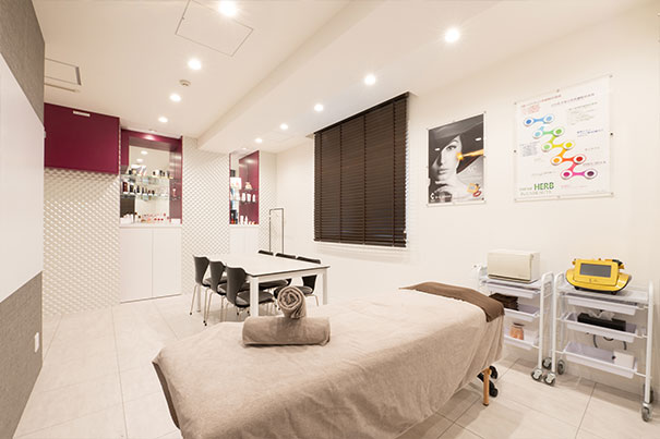 株式会社アリストレンディ　福岡オフィス